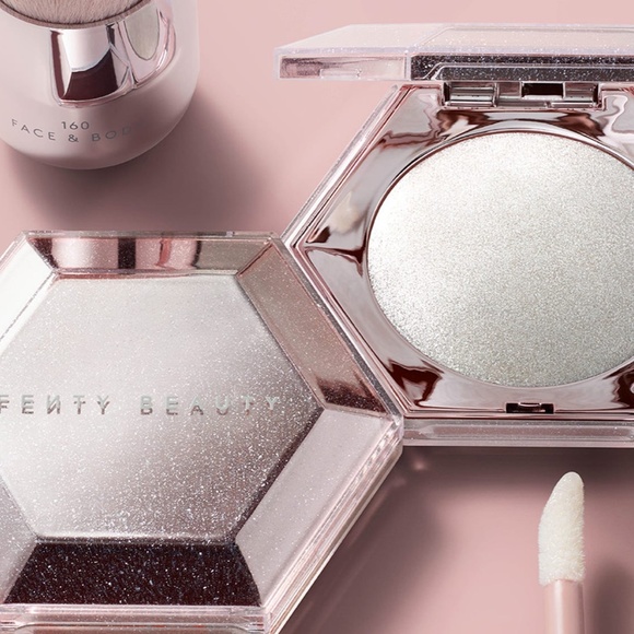 SOLD Fenty Diamond Bomb in How Many Carats Face & Body Highlighter - Picture 13 of 16